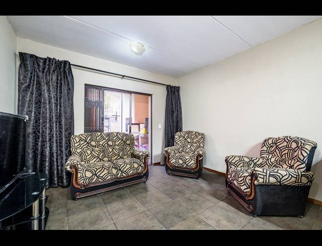 2 BEDROOM APARTMENT FOR SALE IN SUNDOWNER